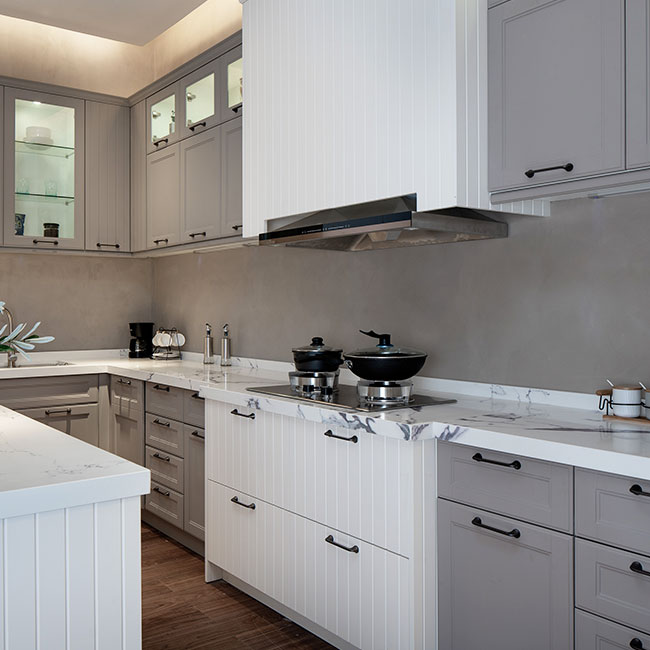 Gabinete de cocina multifuncional de madera maciza de estilo americano con puertas agitadoras