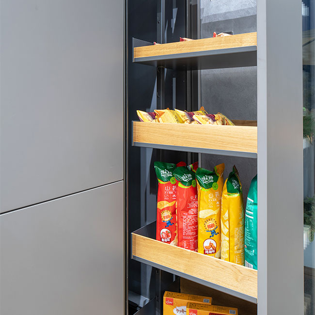 Kabinet Dapur Lacquer Matt Grey Moden dengan Pintu Pengatup Kaca dan Kabinet Pulau Masak / Reka Bentuk Kabinet Dapur Mewah Kabinet Dapur Pengatup Bergulir Kabinet Dapur Jenis Vintaj