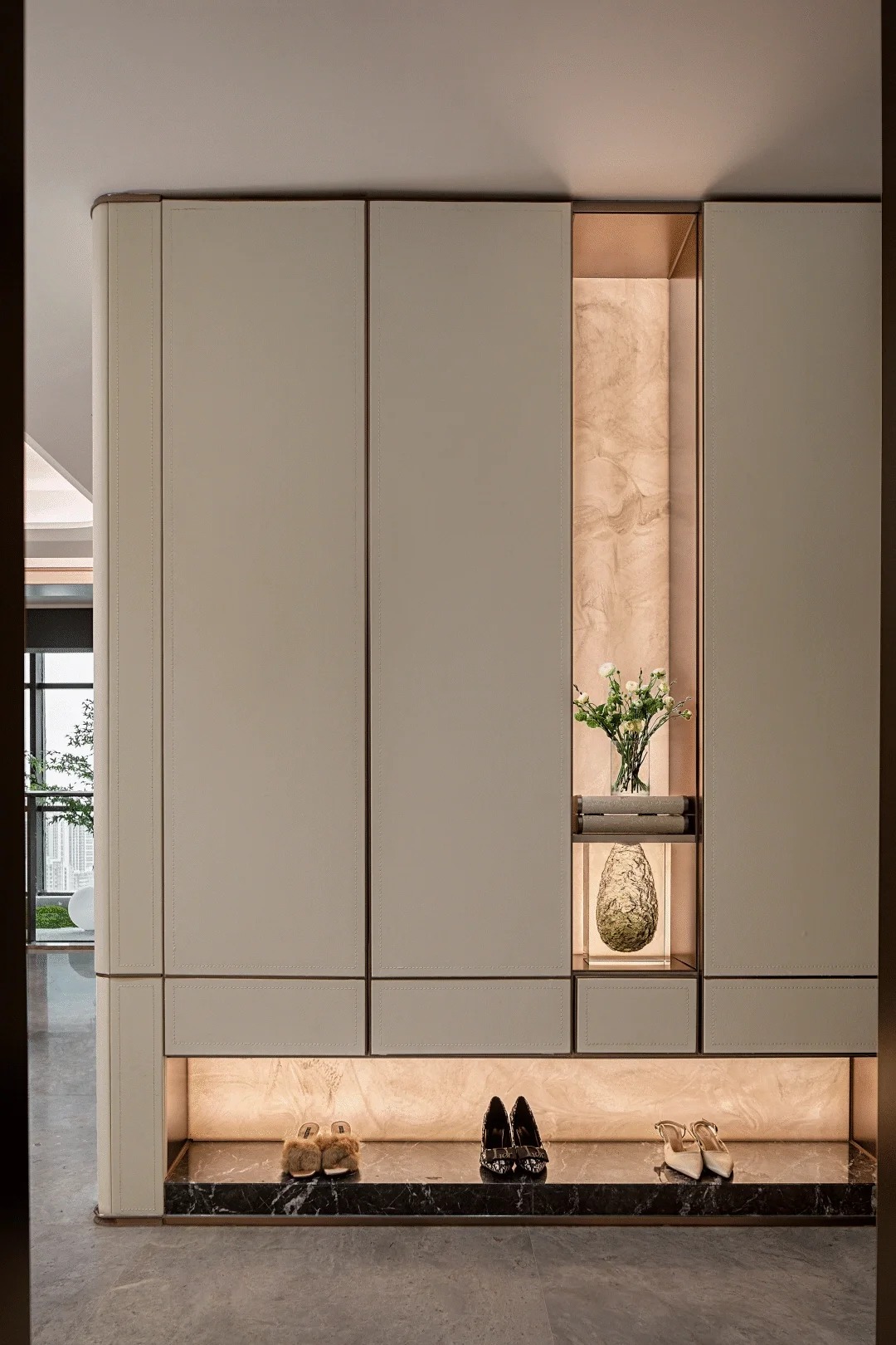Kabinet Kasut Lacquer Lacquer Tinggi - Tinggi dengan kemasan premium untuk rumah yang canggih
